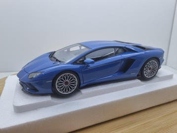 Autoart 1:18 - Voiture miniature - Lamborghini Aventador S