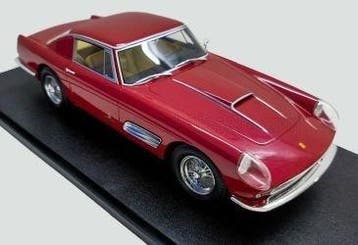 Maxima Scale Model 1:18 - Voiture de course miniature -