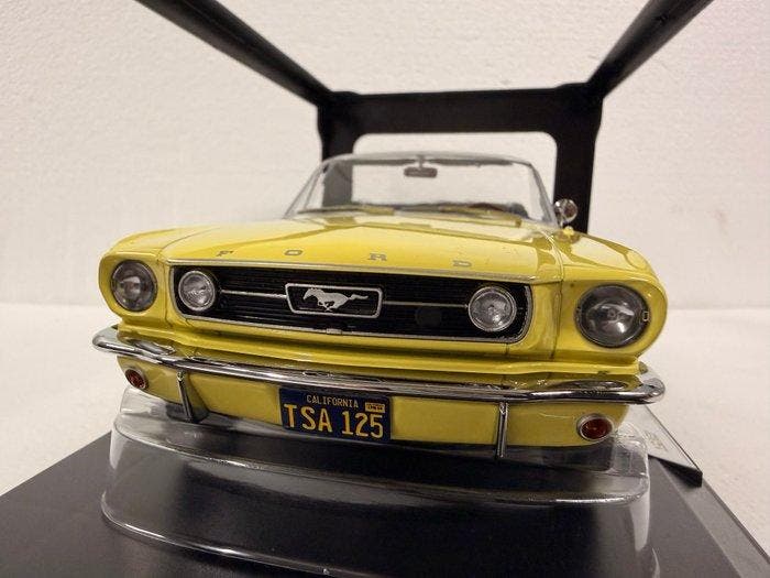 Norev 1:18 - Modelauto - Ford Mustang Convertible - Limited, Hobby en Vrije tijd, Modelauto's | 1:5 tot 1:12