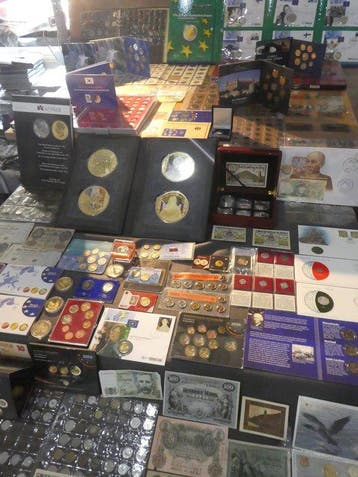 Europa. Collection of coins/banknote/medals/euro inkl. pp