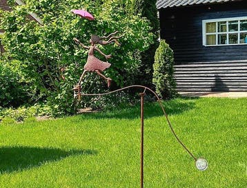 Sculpture, Tuimelaar van een dansend meisje - 110 cm - Fer