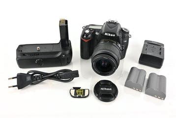 Nikon D90 + AF-S 18-55mm + Powergrip MB-DB Appareil photo, Audio, Tv en Foto, Nieuw