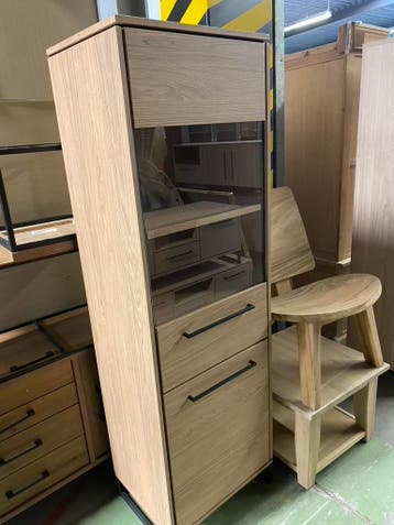 Tuscia vitrine smal, kleur blonde oak