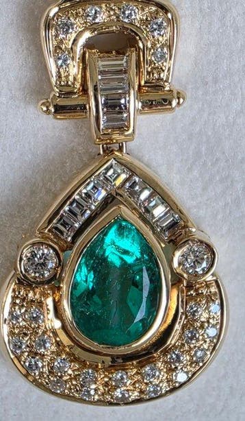 Pendentif - 18 carats Or jaune - 7.00ct. tw. Émeraude -