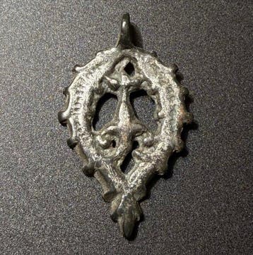 Médiéval, époque des Croisés Bronze Amulette ajourée -