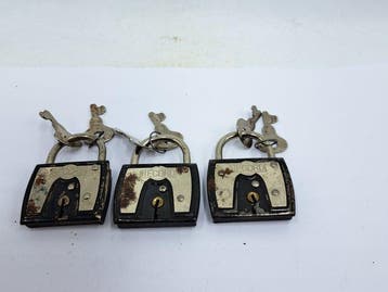 RECORD - Cadenas (5), Antiquités & Art