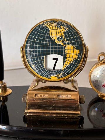 Bureauset - Calendario perpetuo Art Déco con globo