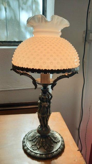 Tafellamp met beeldje - Messing - Tiffany-lamp in Italiaanse, Antiek en Kunst