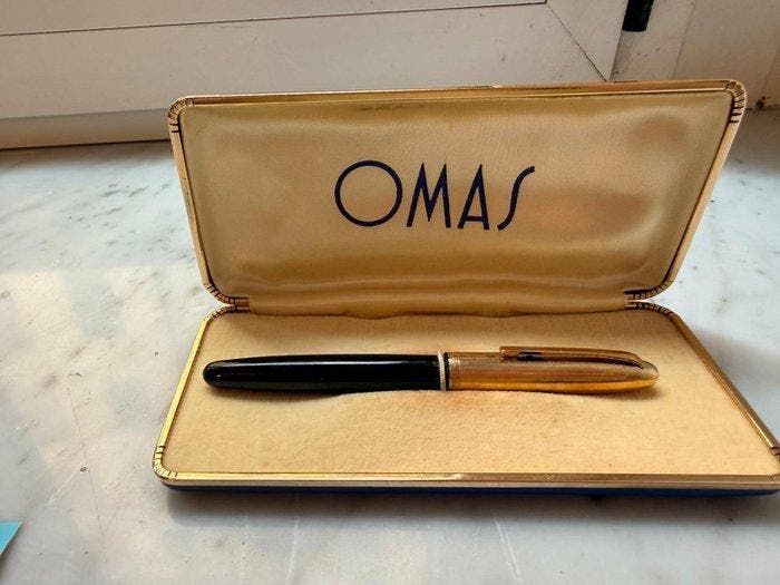 Omas - 555 - Stylo à plume, Collections, Stylos