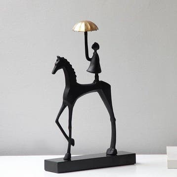 Beeld, Girl riding a horse and holding an umbrella - 36 cm -, Antiek en Kunst
