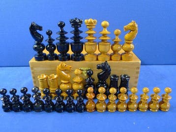 jeu déchecs type REGENCE du celebre café de Paris king 85mm