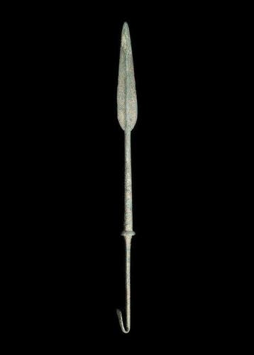 Âge du bronze Bronze Tête de lance avec tang en queue de rat
