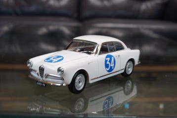 Kyosho 1:18 - Voiture miniature - Alfa Romeo Giulietta SV