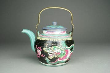 *Vietnamese Market* - Yixing Teapot - Dragon - China - Qing