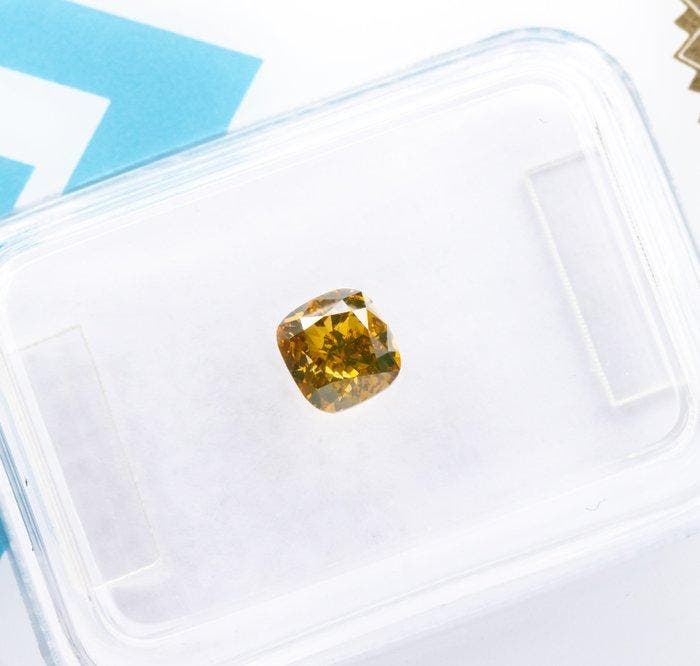 1 pcs Diamant (Natuurlijk gekleurd) - 0.56 ct - Cushion -, Handtassen en Accessoires, Edelstenen