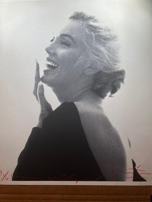 Bert Stern (1929–2013) - Marilyn Monroe Laughing in the Dior, Antiek en Kunst, Kunst | Designobjecten