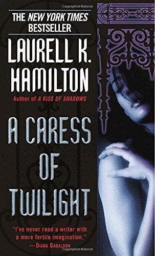 A Caress of Twilight 9780345423429 Laurell K Hamilton, Verzenden, Gelezen, Laurell K Hamilton