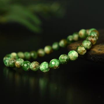 Tsavorite - zeldzame groene granaat - mooie kwaliteit- 14.2