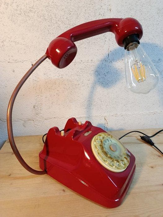 Tafellamp - Plastic, Koper, Metaal - Draaitelefoon uit de, Antiek en Kunst, Kunst | Designobjecten