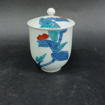 Nishiki Hana-e Lidded Yunomi Theekop met deksel - Porselein