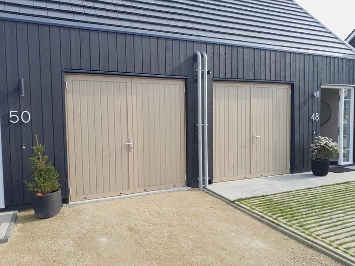 Openslaande garagepoorten vanaf € 2.395 + Gratis deurdranger, Doe-het-zelf en Bouw, Deuren en Vliegenramen, Garagedeur, Nieuw