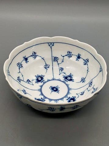 Royal Copenhagen - Plat - – Musselmalet Gerippt Porzellan -, Antiquités & Art
