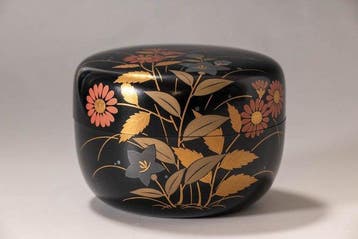 Caddy à thé Maki-e Hira-Natsume avec des fleurs dautomne -