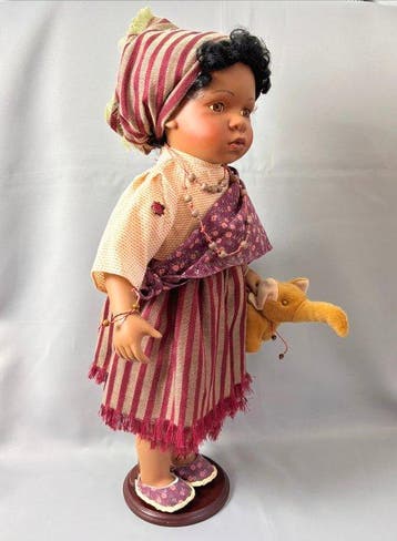 Attributed To Danbury Mint - Pop - Doll In Traditional