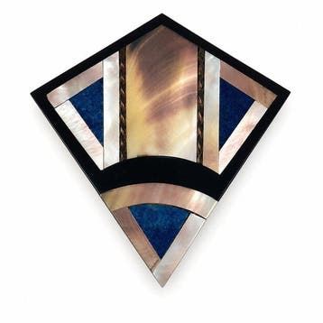 Émail sur résine synthétique et/ou bakélite. - Broche