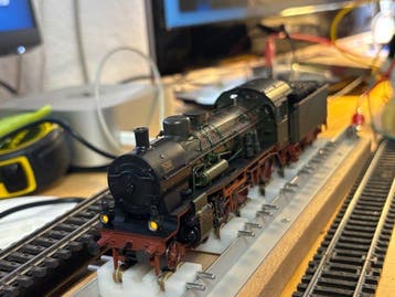 Trix H0 - 22023 - Stoomlocomotief met tender (1) - P8 -, Hobby en Vrije tijd, Nieuw