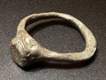 Viking periode Lood Klassiek gevormde ring met een