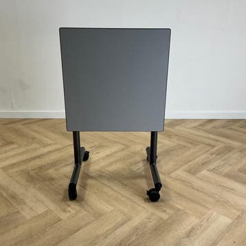 Ahrend verrijdbare klaptafel 70x70 cm, trespa blad grijs -, Huis en Inrichting, Gebruikt