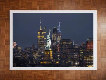 Viktoria Farkas - Iconic NYC Nightscape: Statue of Liberty &