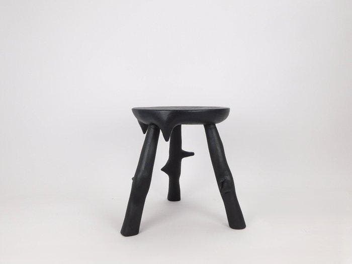 Wilk Brothers Furniture - Sebastian Wilk - Kruk - Root Black, Antiek en Kunst, Kunst | Designobjecten