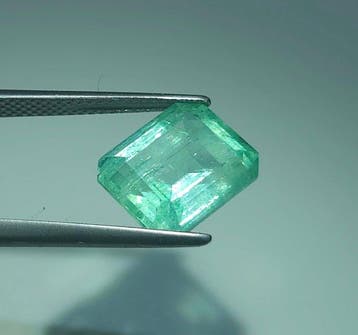 1 pcs Émeraude - 5.42 ct - International Gemological, Handtassen en Accessoires, Edelstenen, Nieuw