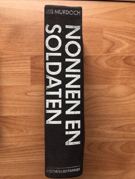 Nonnen en soldaten 9789060198100 Murdoch, Boeken, Overige Boeken, Gelezen, Verzenden