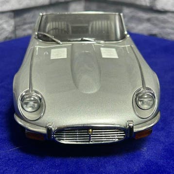 Autoart 1:18 - Modelauto - Jaguar E-Type Roadster Series 1, Nieuw