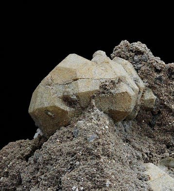 3,1 cm! Zeldzame leuciet, trapezvormige kristallen, Italië