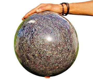 KAMR GEM – Monumentale robijn van 33,5 kg in zwarte, Verzamelen
