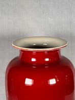 Vaas - Porselein - China - Rode monochrome vaas, Antiek en Kunst