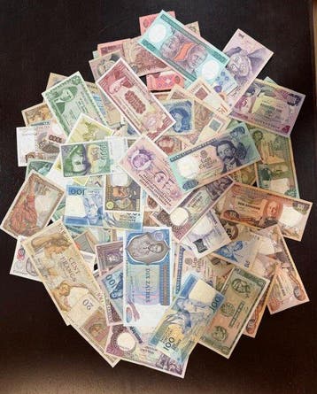 Monde. - 100 banknotes - various dates (Sans prix de