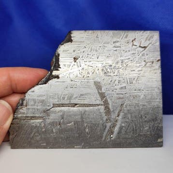 -11,2 cm!!!- MÉTÉORITE DE FER, Aletai (Chine, 1898) Motif