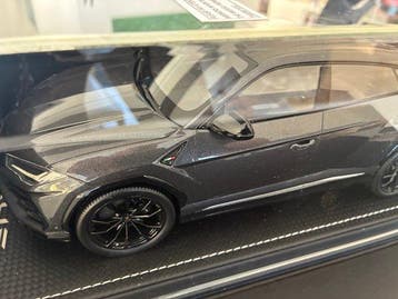 MR Collection Models - 1:18 - Lamborghini Urus - Grigio Lynx, Nieuw