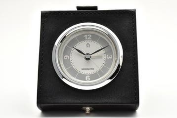 Réveil de voyage - Mikimoto - Moderne Cuir, Métal -