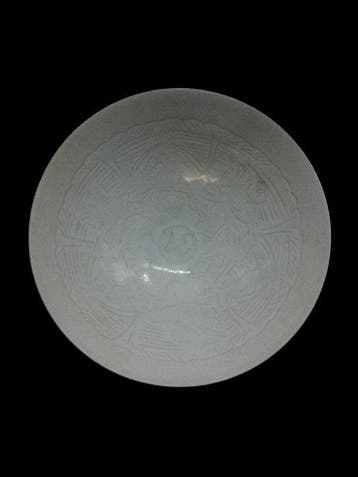 Oud-Chinees Kom Qingbai en porselein - reliëfdecor -