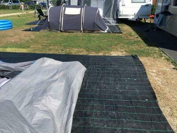 Gronddoek voor op de camping, lucht en water doorlatend., Caravanes & Camping, Verzenden