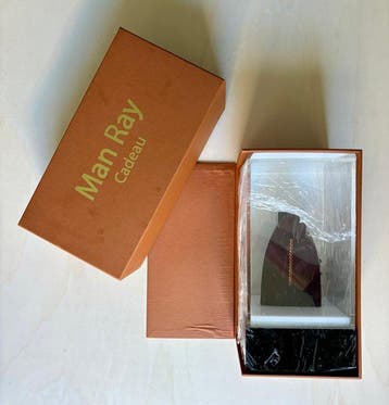M.K.A. - Man Ray (1890-1976) - Sculpture, Cadeau - 16 cm -, Antiek en Kunst