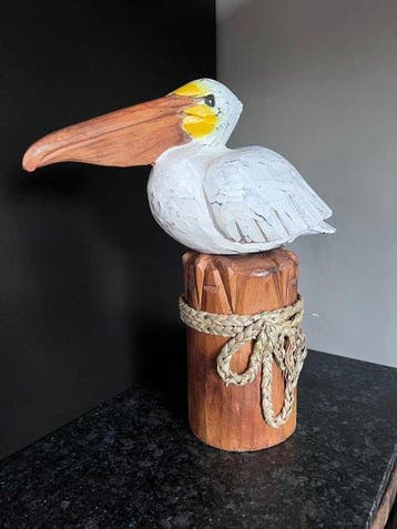 Decoratief ornament - Europa - Grote houten pelikaan