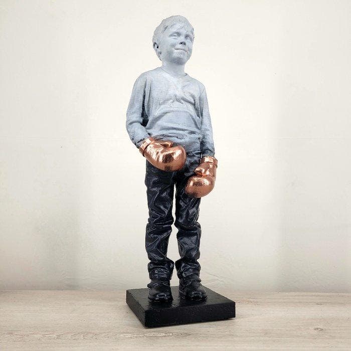 Mark Sugar - Carefree child (Copper boxing style 58), Antiquités & Art, Art | Objets design