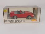 Schaal 1:18 Giodi Ferrari Daytona 365 GTS/4 cabriolet 196..., Hobby & Loisirs créatifs, Voitures miniatures | 1:18, Ophalen of Verzenden